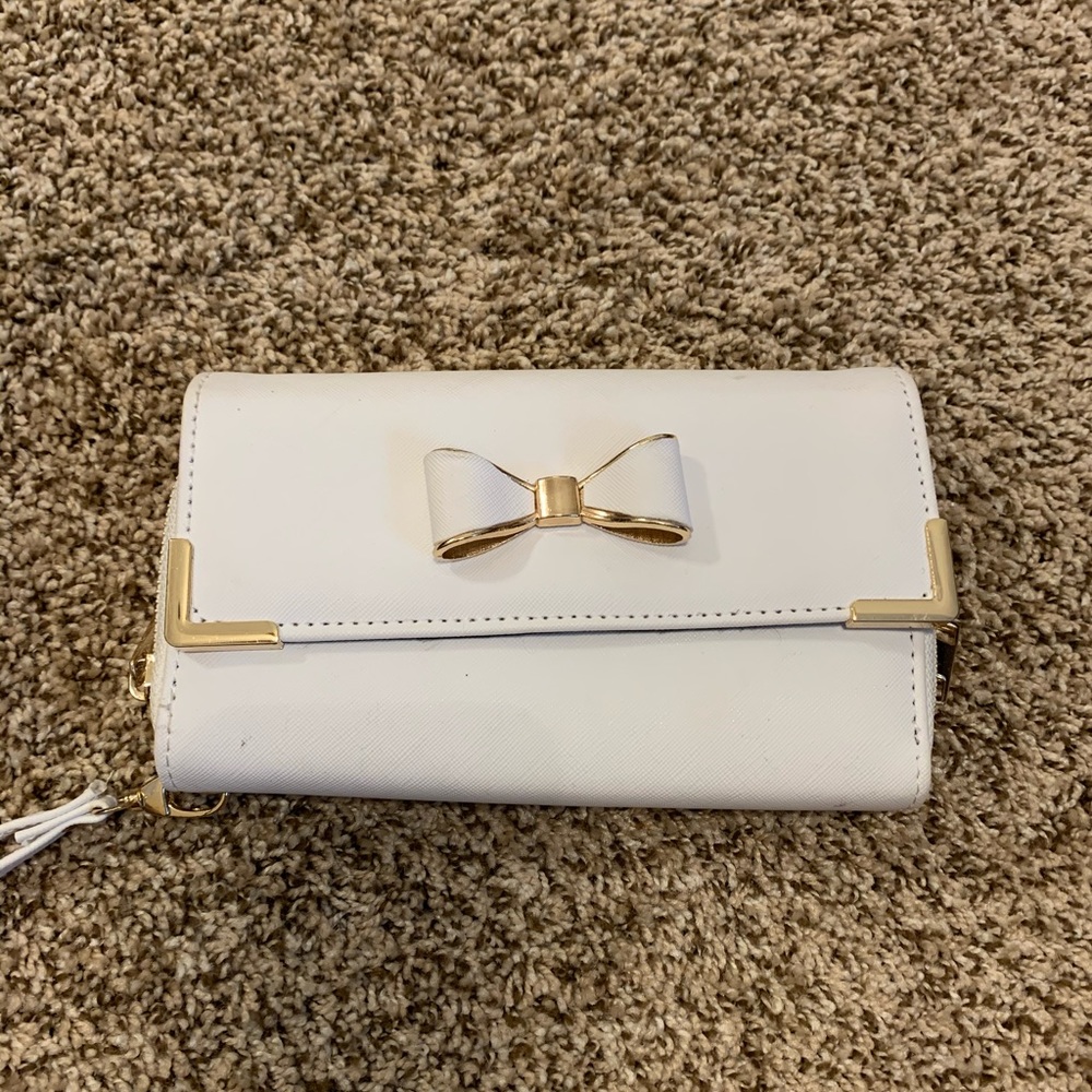 White & Gold Wallet